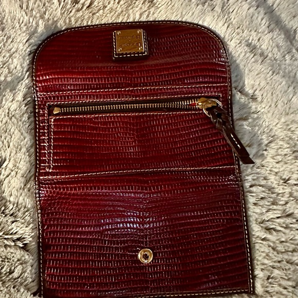 Dooney & Bourke Maroon Embossed Lizard Envelope Wallet - Picture 3 of 4